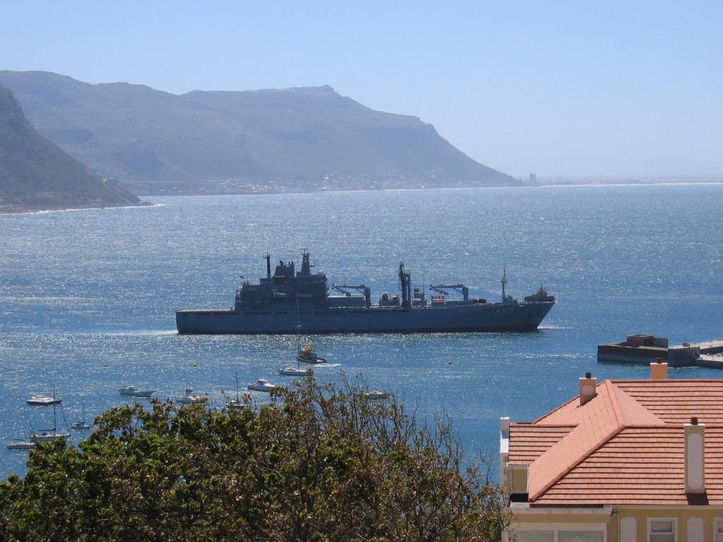 A Boat House Hotel Simon's Town Bagian luar foto